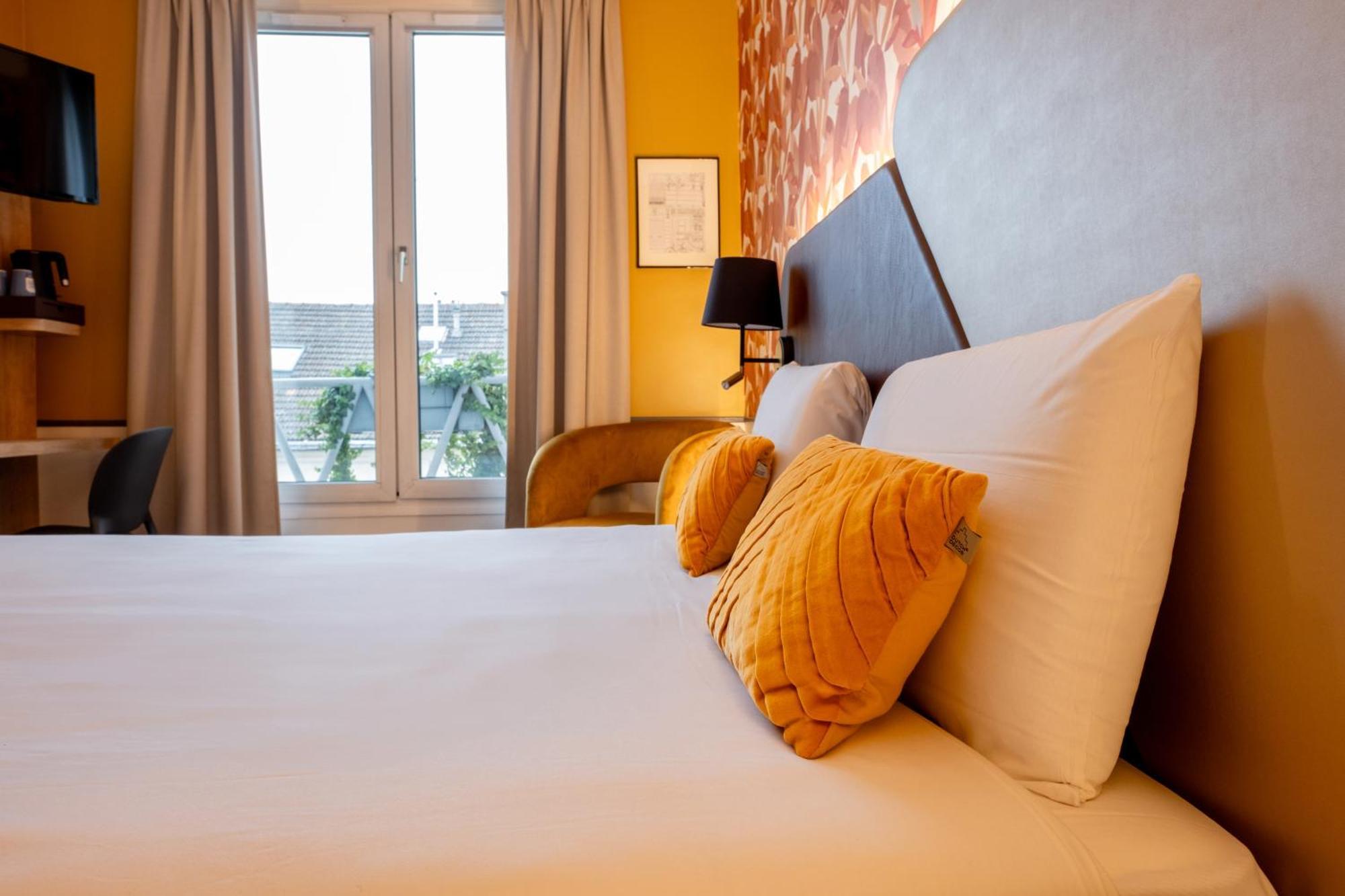 Hotel Kyriad 10 - Canal Saint Martin - République Parigi