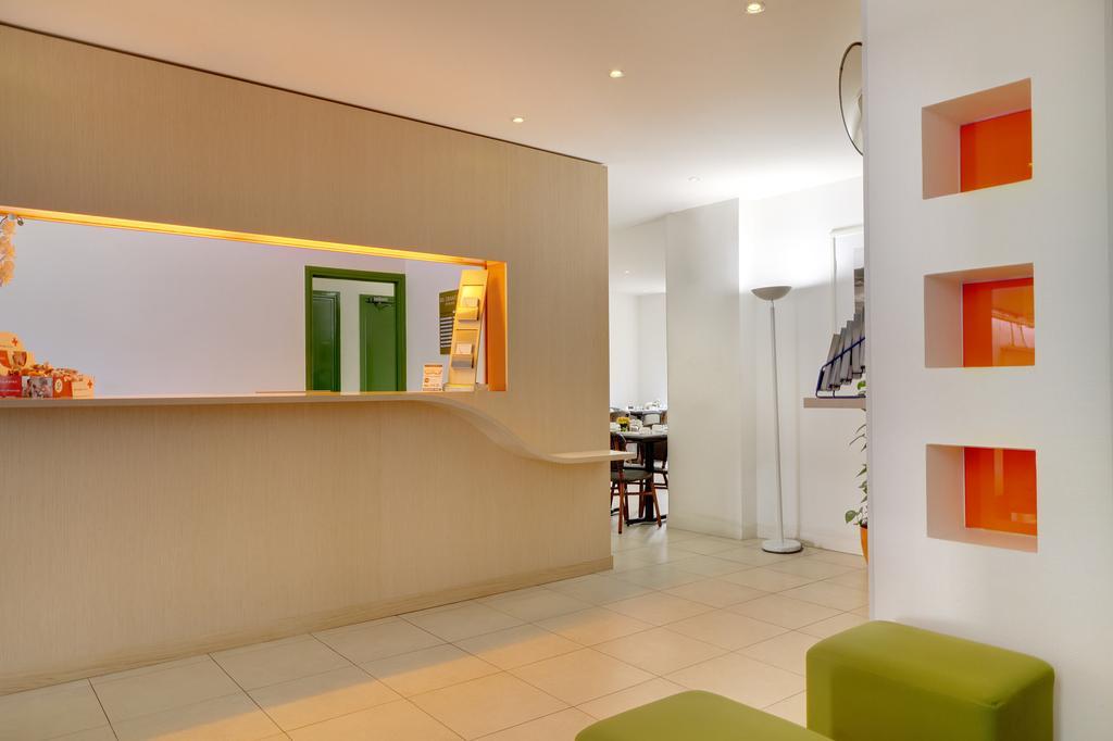 Hotel Kyriad 10 - Canal Saint Martin - République Parigi