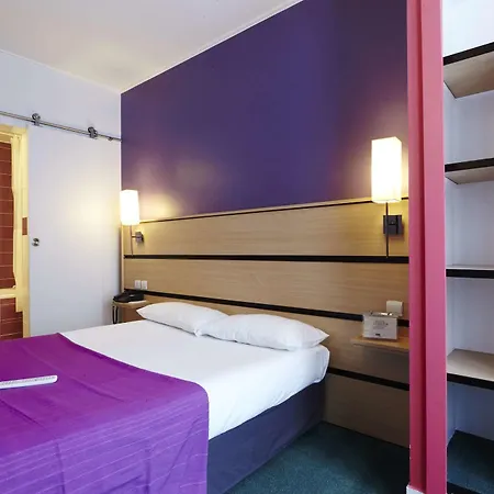 Hotel Kyriad 10 - Canal Saint Martin - Republique 3*