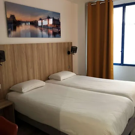 Hotel Kyriad 10 - Canal Saint Martin - Republique Paris