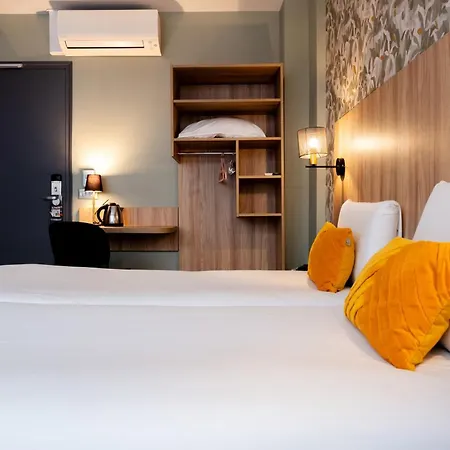 Hotel Kyriad 10 - Canal Saint Martin - République Parigi
