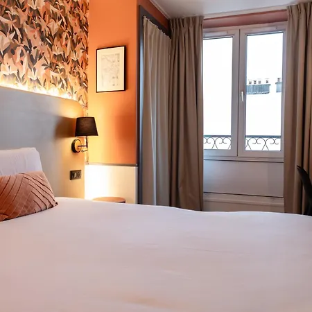 Kyriad 10 - Canal Saint Martin - Republique Hotel