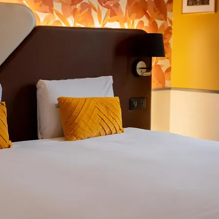 Kyriad 10 - Canal Saint Martin - Republique Hotel 3*