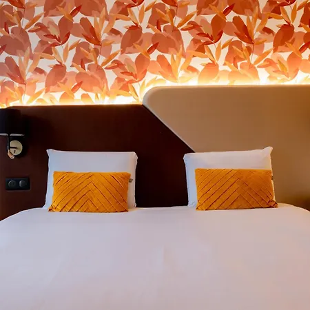 Hotel Kyriad 10 - Canal Saint Martin - République Parigi