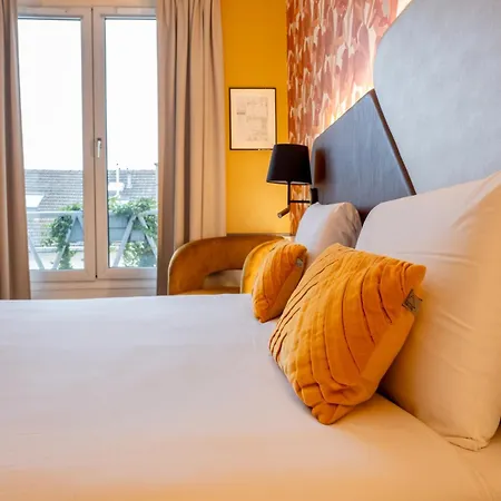 Hotel Kyriad 10 - Canal Saint Martin - République Parigi