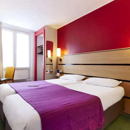 Kyriad 10 - Canal Saint Martin - République Hotel Parigi