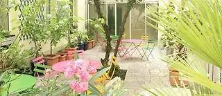Hotel Kyriad 10 - Canal Saint Martin - République Parigi