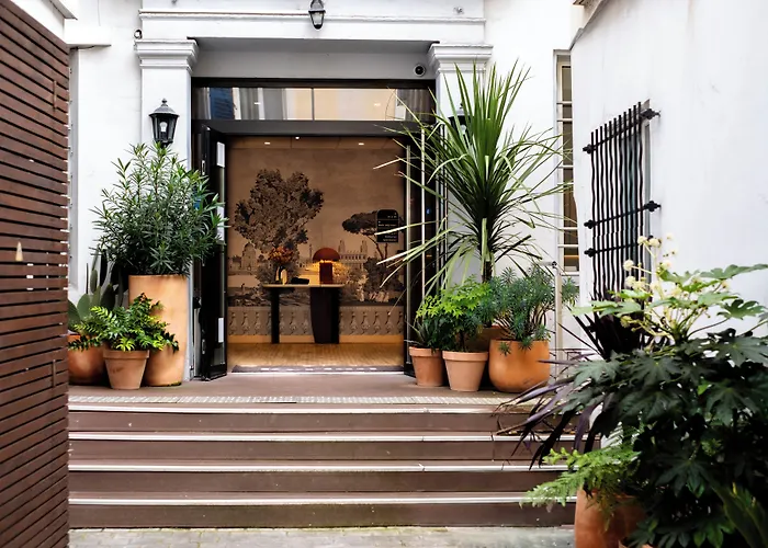 Kyriad Paris 10 - Canal Saint Martin - Republique