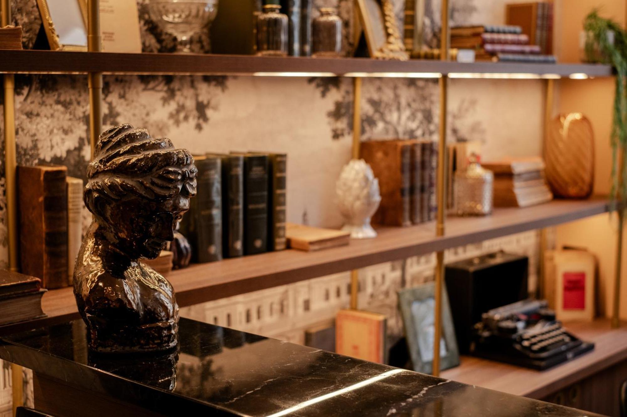 Kyriad 10 - Canal Saint Martin - Republique Hotel