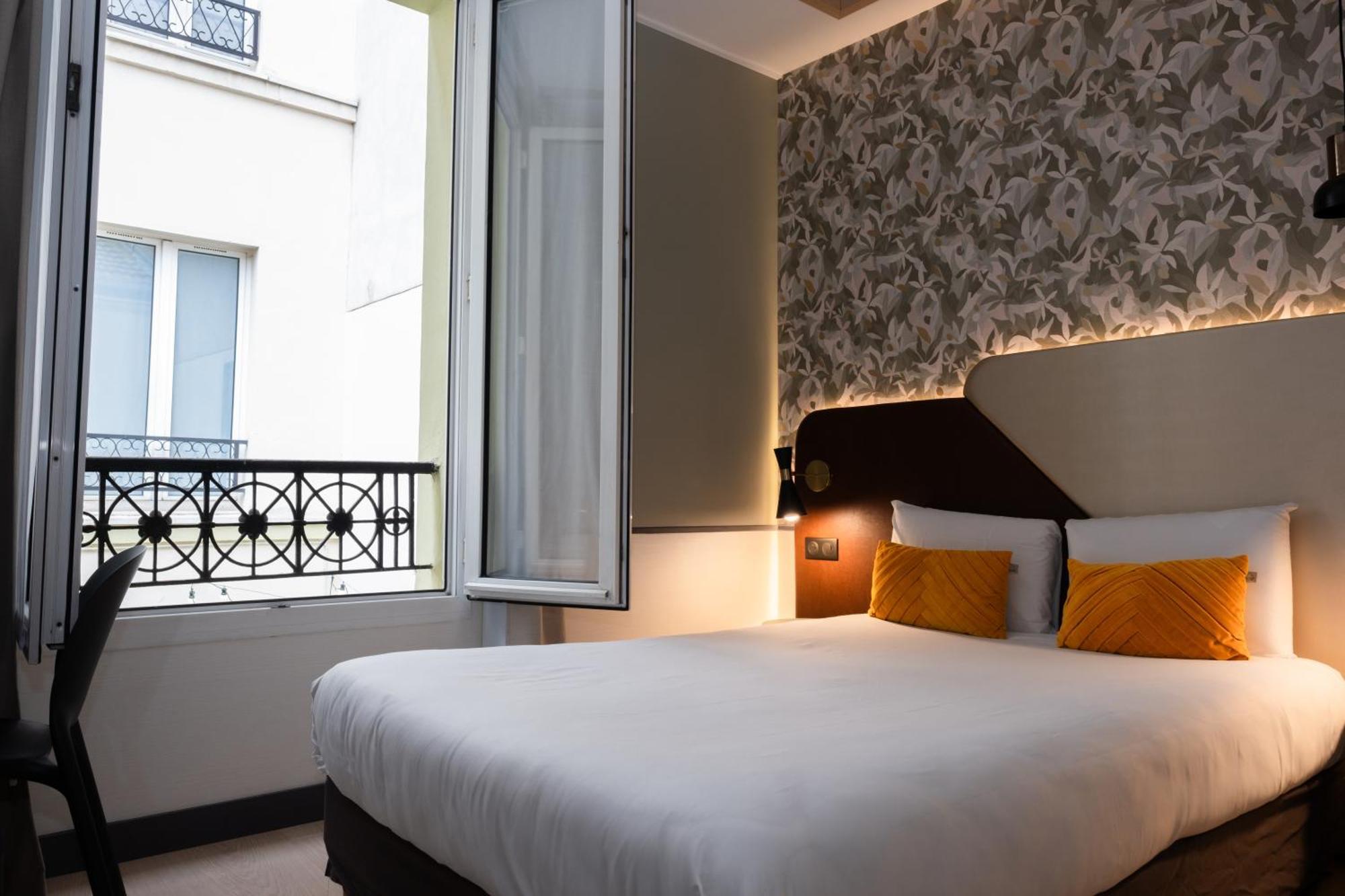 Kyriad 10 - Canal Saint Martin - Republique Hotel 3*