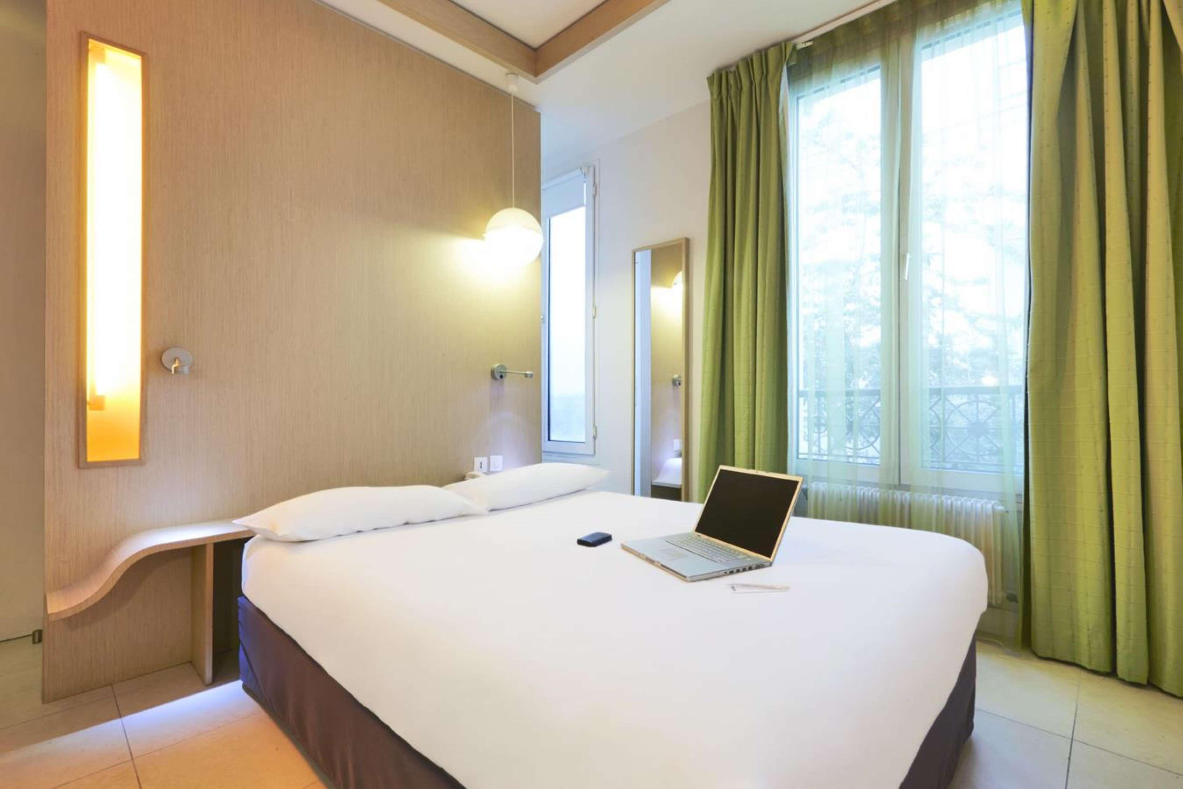 Kyriad 10 - Canal Saint Martin - Republique Paris