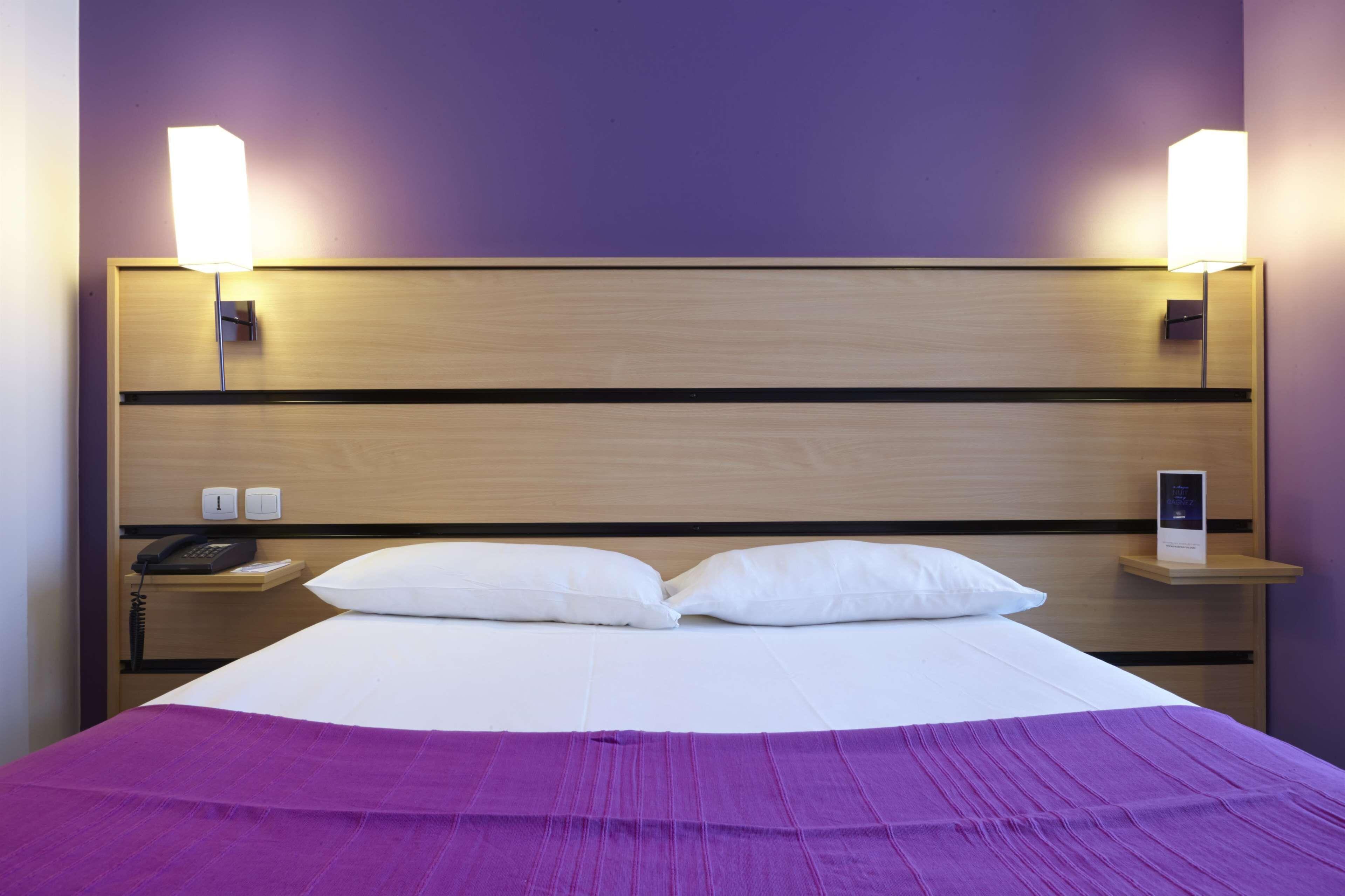 Kyriad 10 - Canal Saint Martin - Republique Hotel