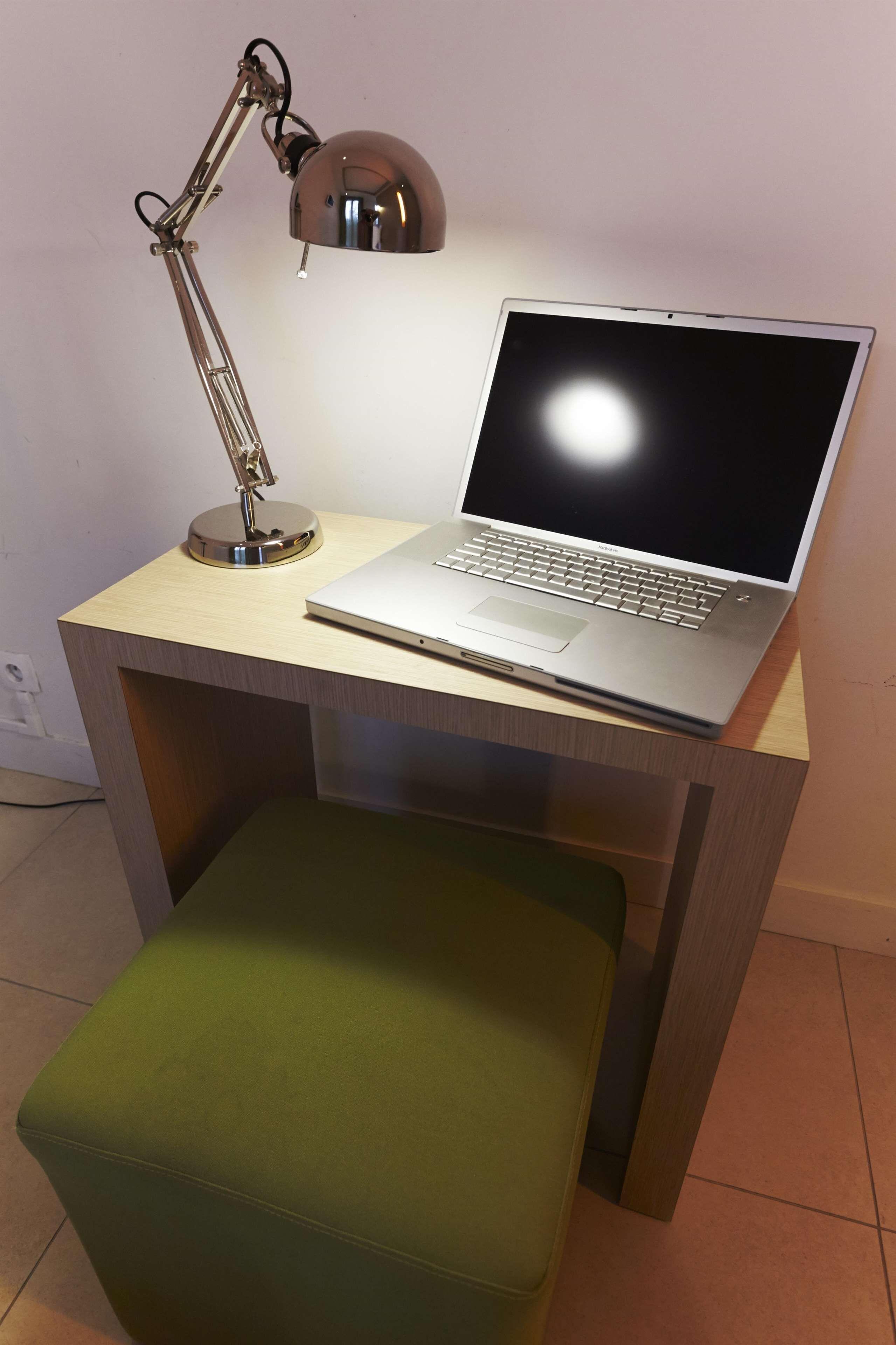 Hotel Kyriad 10 - Canal Saint Martin - Republique Paris