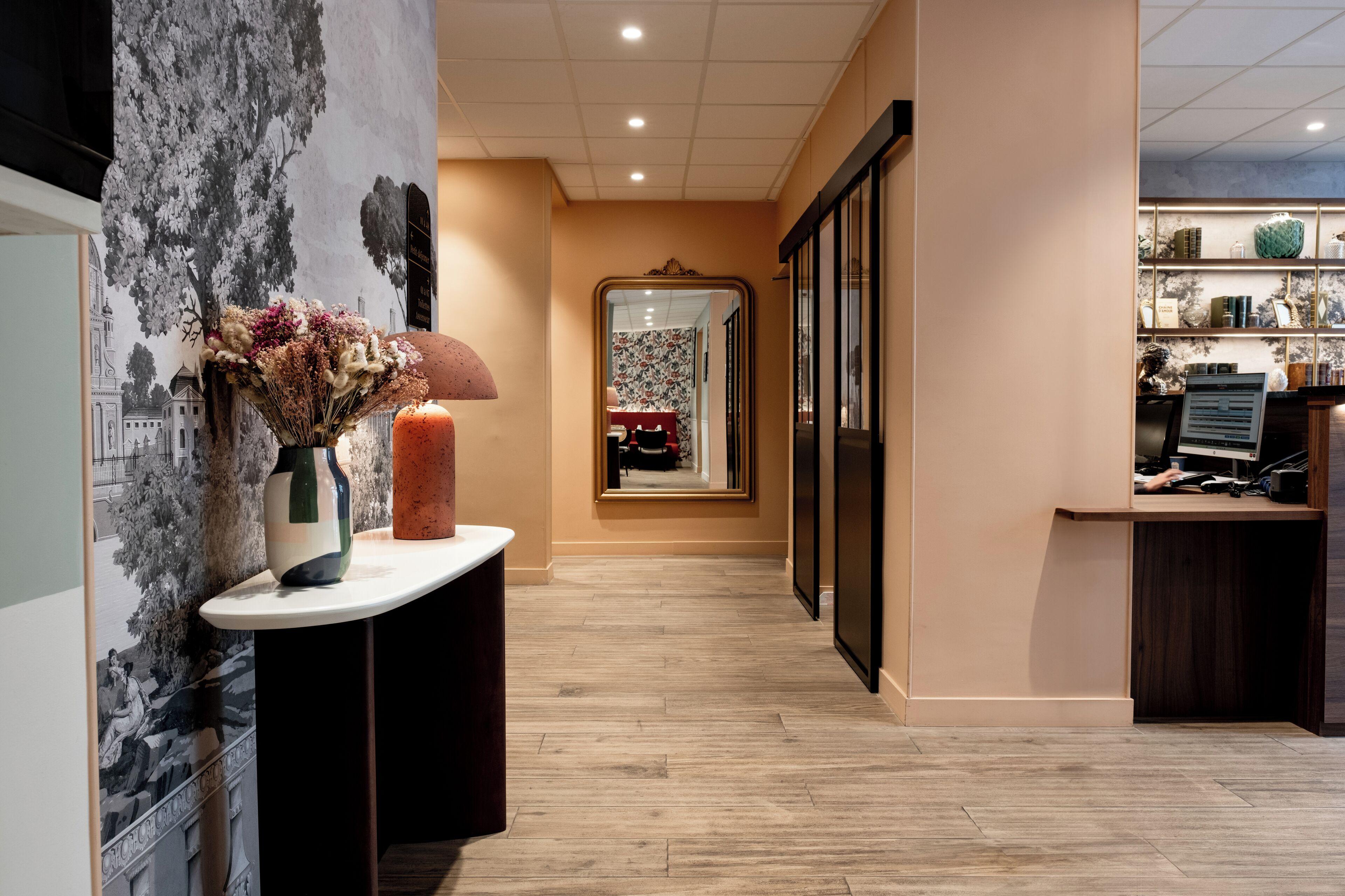 Hotel Kyriad 10 - Canal Saint Martin - Republique Paris