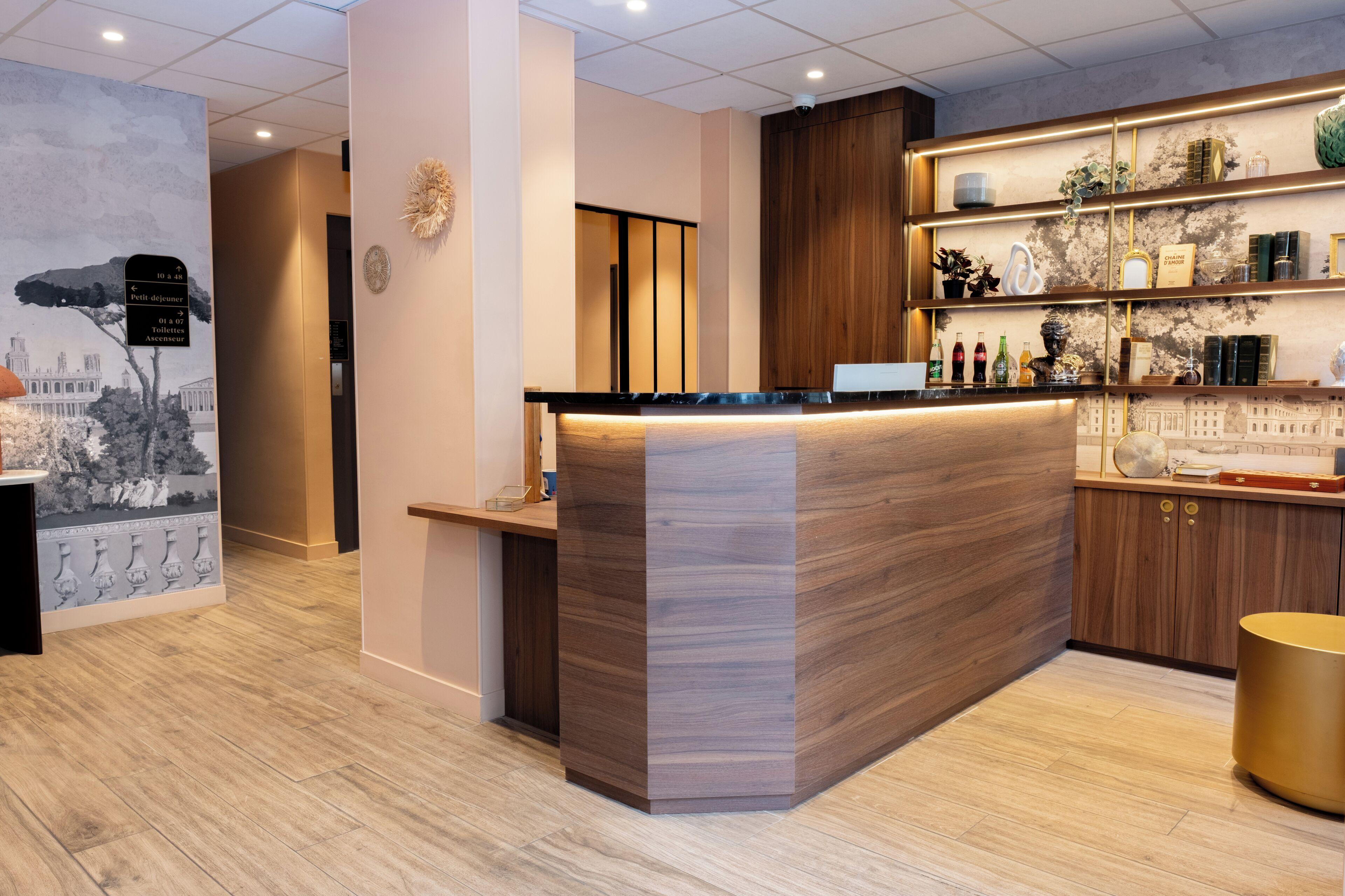 Kyriad 10 - Canal Saint Martin - Republique Hotel 3*